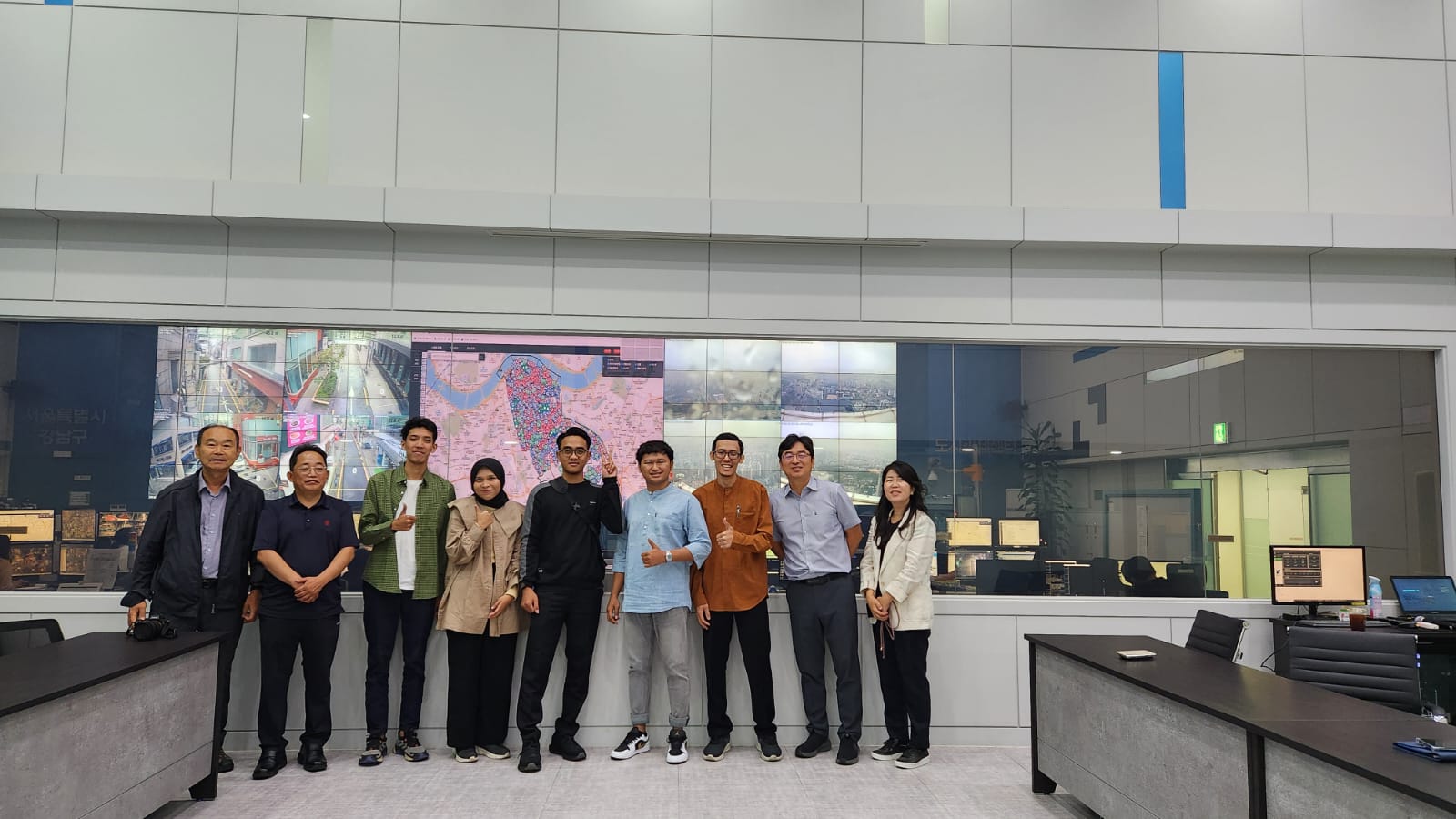 Melakukan studi teknis terkait pengeloalaan CCTV central Control di Gangnam District.